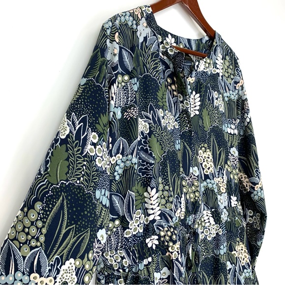 Ann Taylor Dark Floral Leaf Print Button V-Neck Long Sleeve Dress With Pockets - Picture 2 of 16